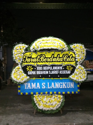 Papan Bunga Duka di Lokpaikat